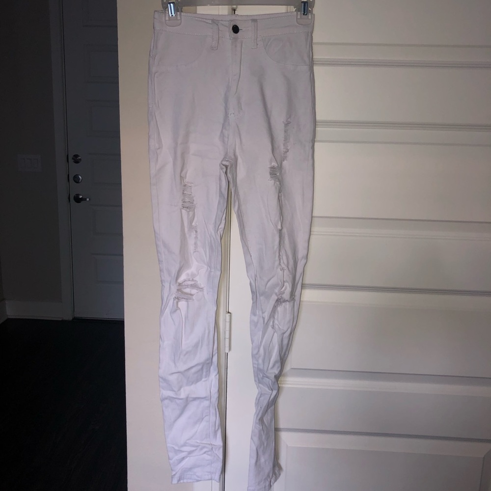 Distressed skinny high-waisted white jeans